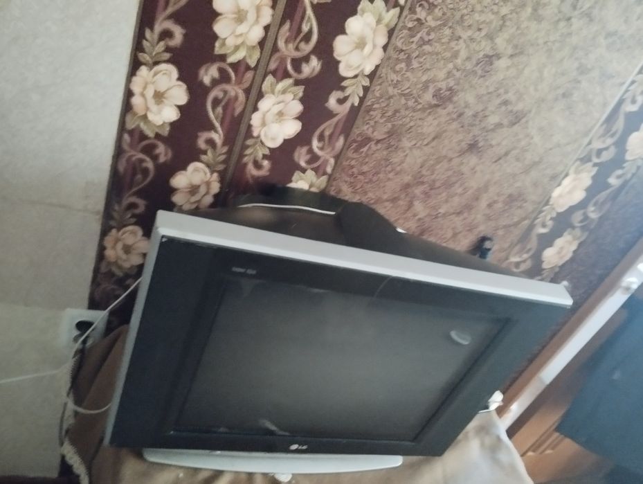 Продам Телевизор lg