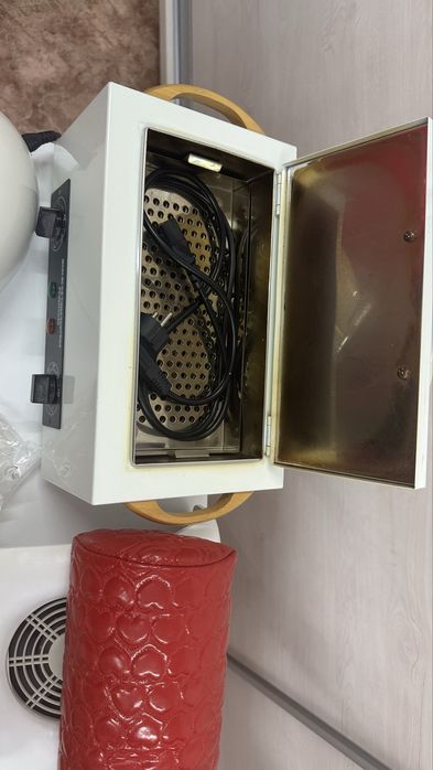 Продам маникюрный стол,аппарат,