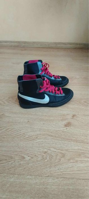 Дамски кецове Nike