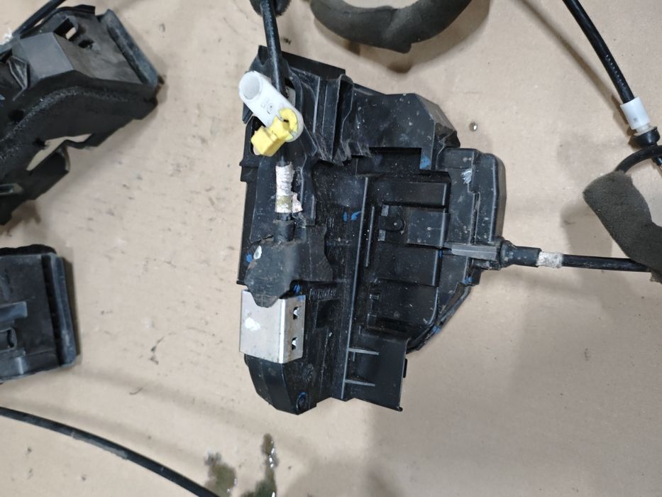 Брава/брави за врата за Nissan Qashqai J11