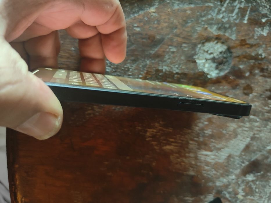 Iphone 14 128 GB / с остатъчна гаранция Виваком, над 6 месеца