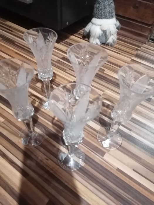 Set de 5 pahare de cristal realizat în România la Bistrita, impecabile