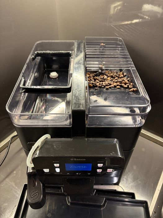 Saeco Royal Plus – професионална автоматична кафемашина