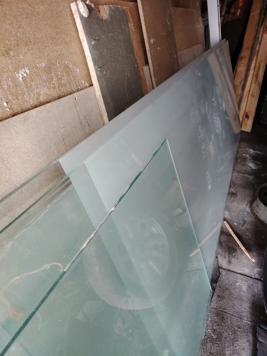 Стекло каленое. 10мм.