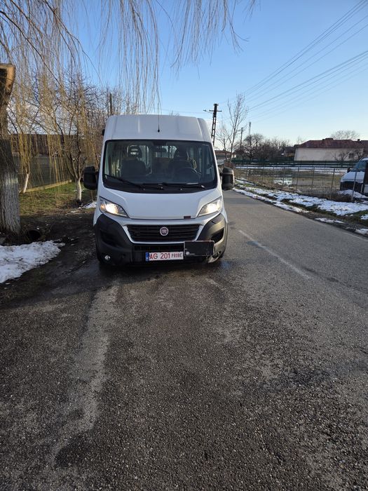 Vand Fiat Ducato 8 +1  cu rampa si centuri pentru scaune  rulante