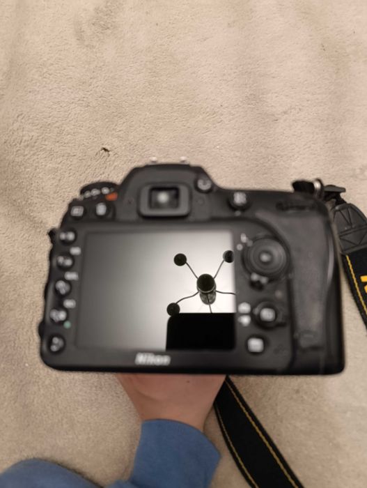 Nikon D7100 + Обектив AF-S DX NIKKOR 18-140mm VR (Перфектно състояние)