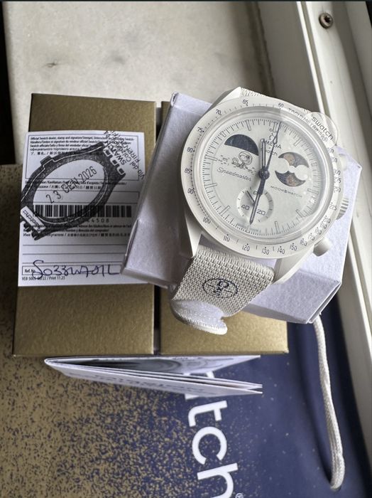 SWATCH OMEGA Mission to Earthphase Moonshine Gold-nou, bon, garantie, cutie