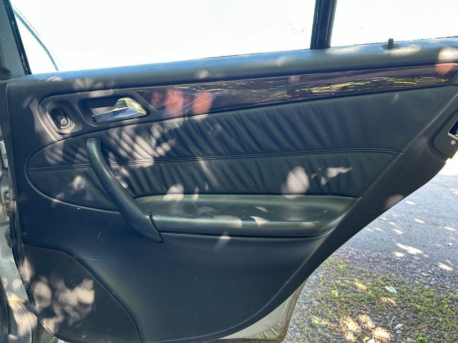 Mercedes C220 CDI W203 2002г. на части