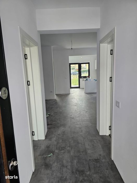 Casa noua,la cheie, cu utilități.