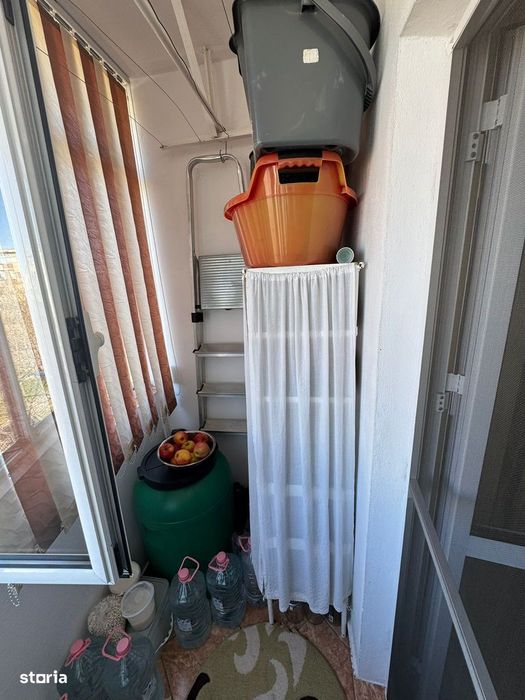 Vand apartament 2 camere Crihala, centrala gaz
