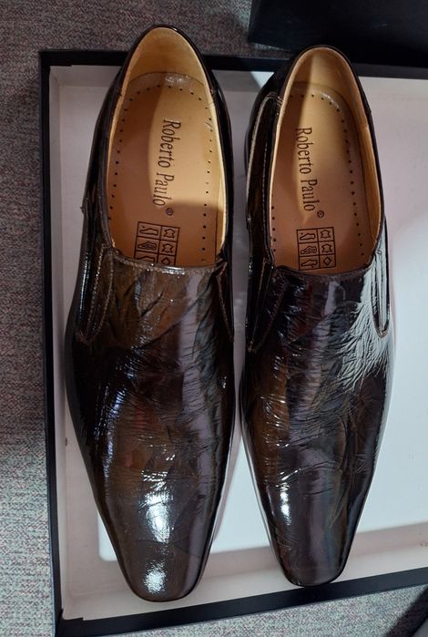 Продаётся кожанные лакированные туфли 41-размер