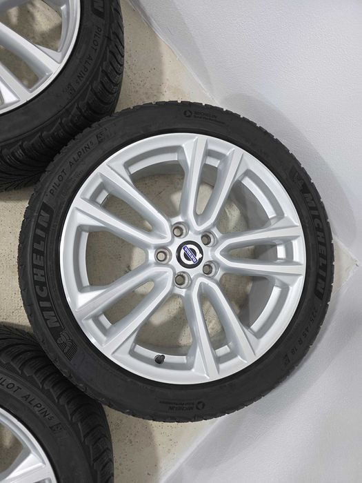 Jante 18 OEM pt Volvo XC40 XC60 V40 V60 5x108 63.4 7.5j et52.5