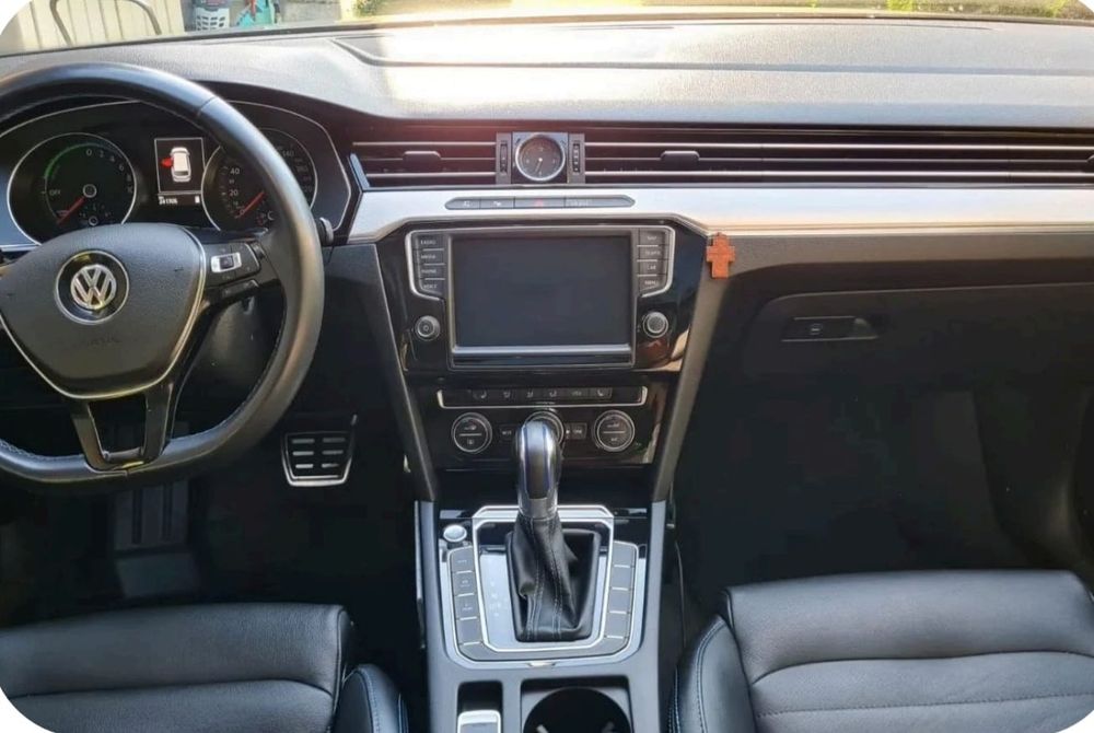 Volkswagen urgent Passat GTE plugin electric  hybrid