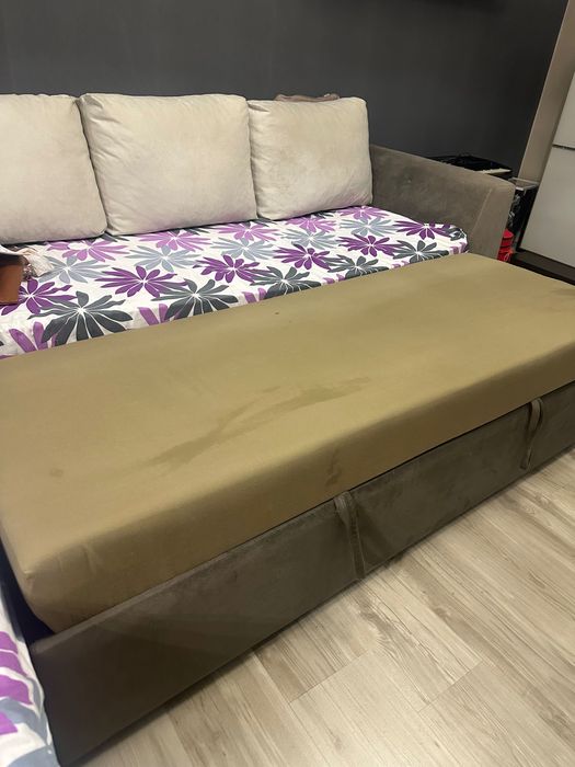 Поръчков голям ъглов диван