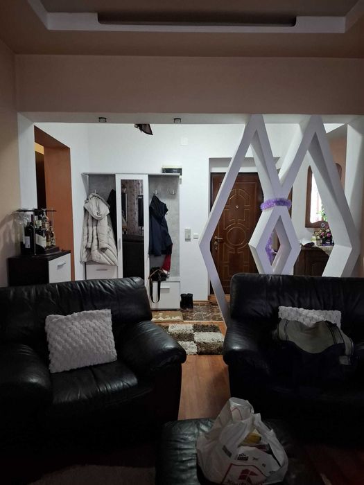 Apartament Petroșani, decomandat, 3 camere Dimitrov