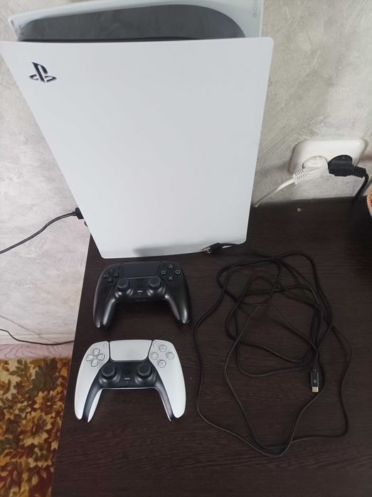 Продам Sony PlayStation 5