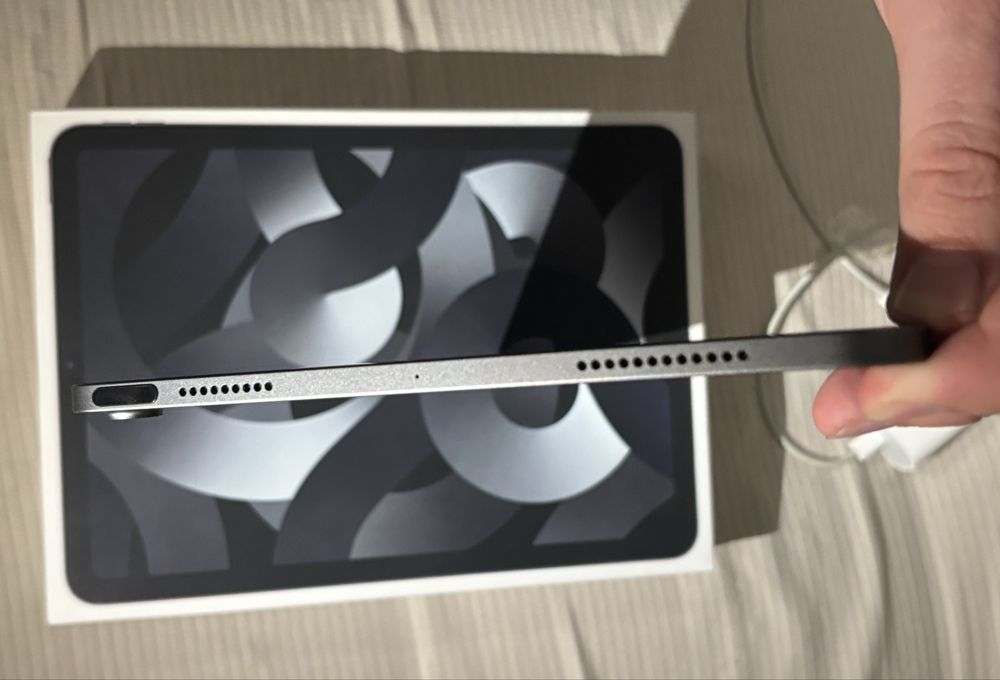 СРОЧНО продам ipad air 5 2022 m1