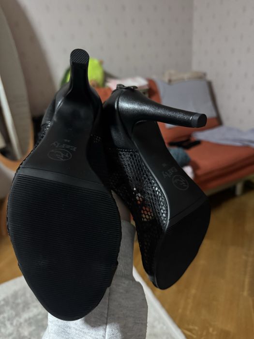 Продам туфли для  танцев high heels