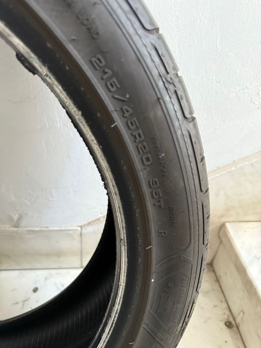 Vând 4 cauciucuri Goodyear eficientgrip performance 215 /45 /r20