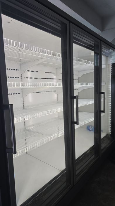 Vitrina bauturi/ lactate