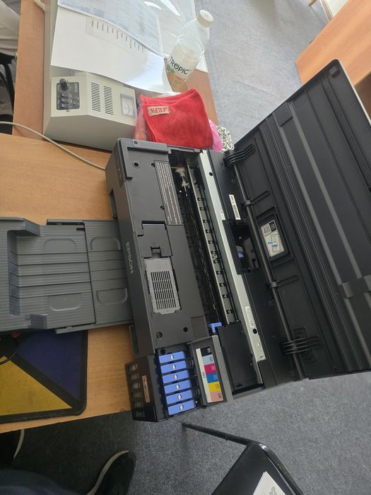 Epson L18050 6 ta rangli. 1798 ta qog'oz chiqargan. Ofis uchun olingan
