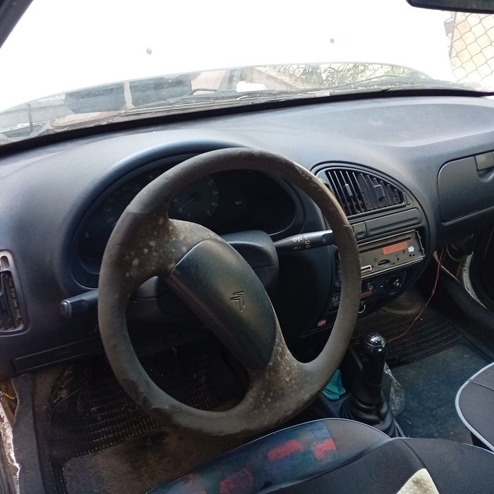 Ситроен Saxo на части