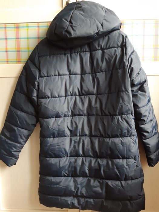 Продаю куртку теплую для девочек