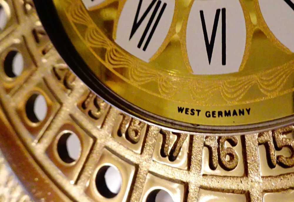 Бронзов настолен часовник с вечен календар,W.Germany.