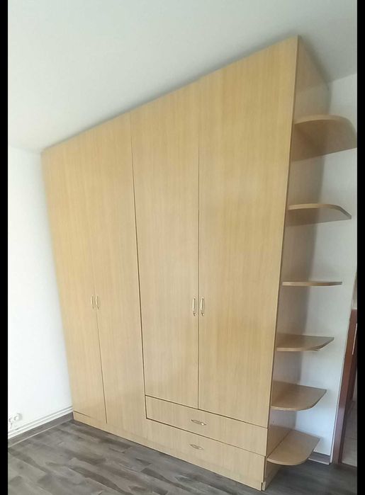 Dulap mare pentru depozitare eficienta