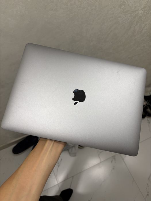 Продам Macbook 13 2017