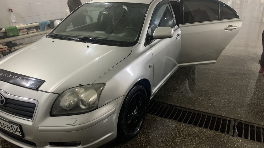 Продам тойота авенсис