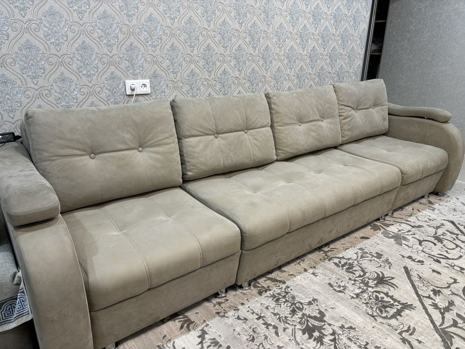 Продам диван для гостиной