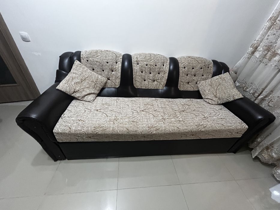 Vand canapea extensibila.