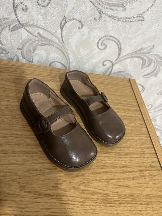 Продам сандали зара 25-26 размер