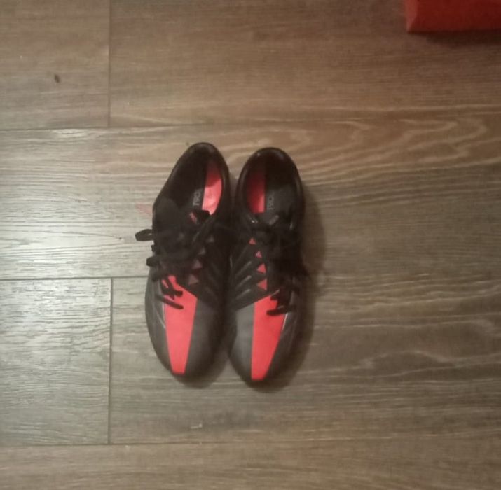 Adidasi de fotbal Nike