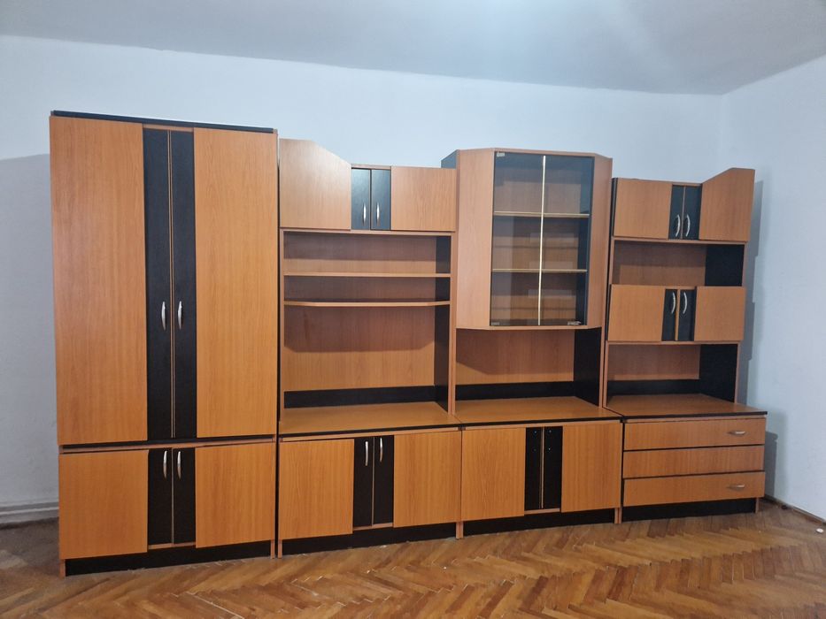 Vând mobilă de living/dormitor.