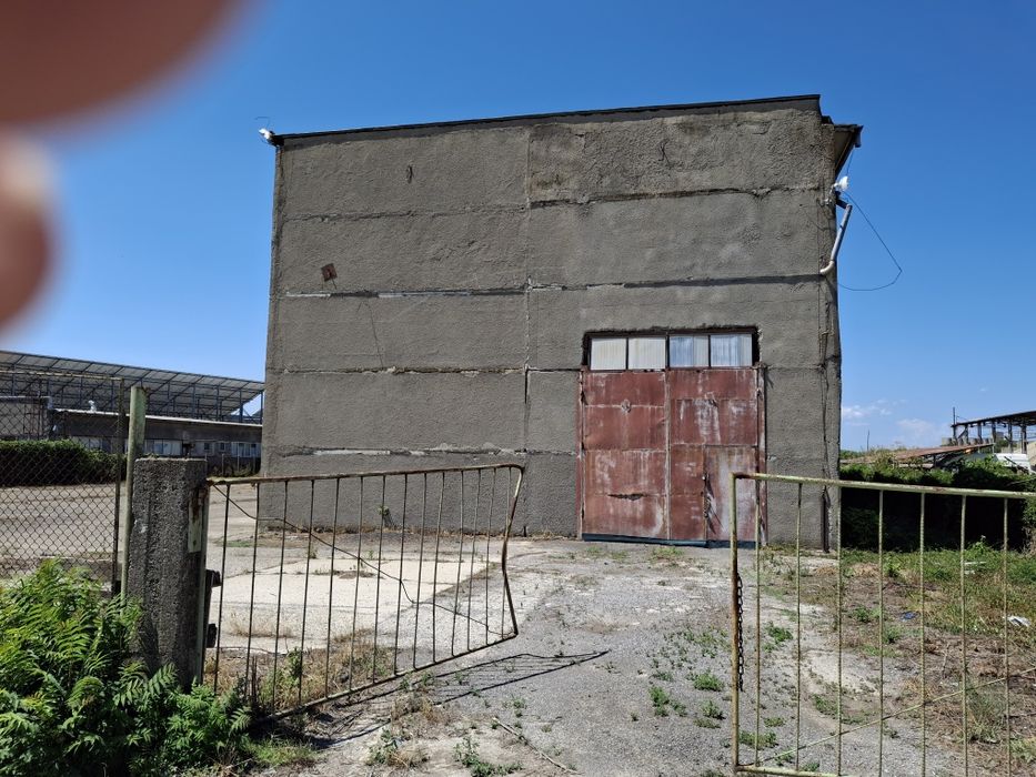 Продава се Склад в Нова Загора - 4500 кв.м за 147 €/кв.м - Снимка #1