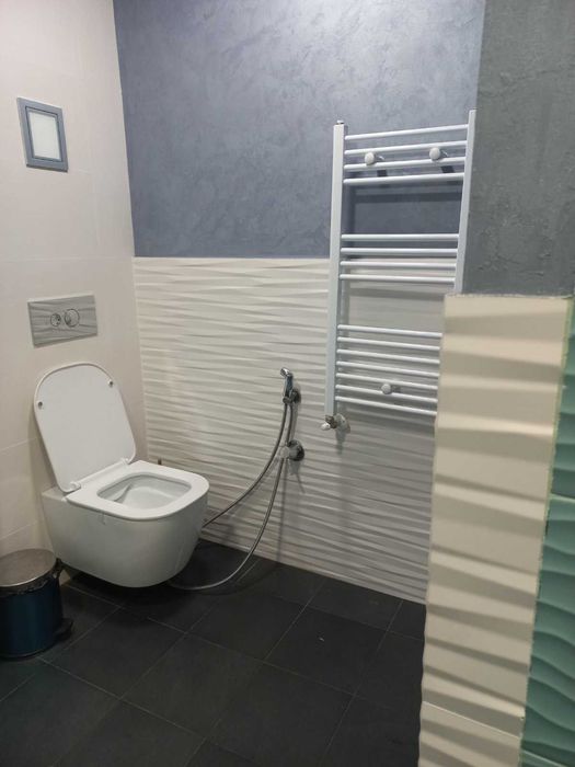 Дава се под наем Тристаен апартамент в София, Студентски град - 115 кв.м за 561 € - Снимка #1