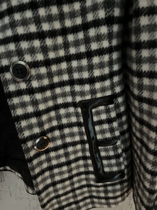 Тёплый пиджак продаётся