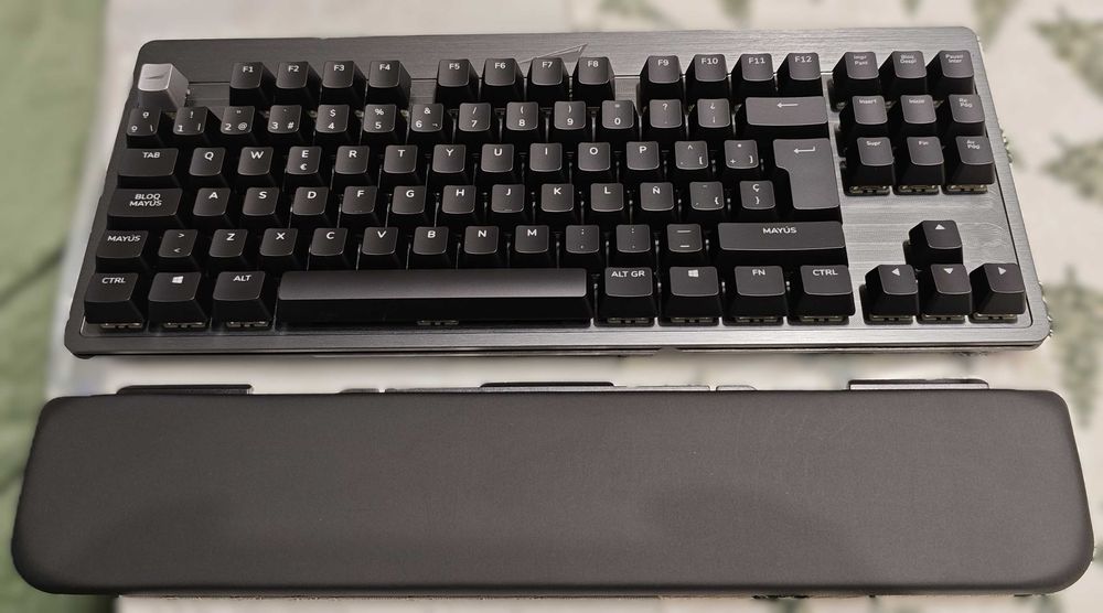 Геймърска клавиатура Mountain Everest MAX