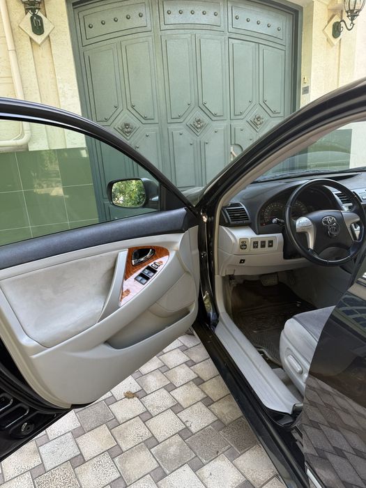 Toyota camry black