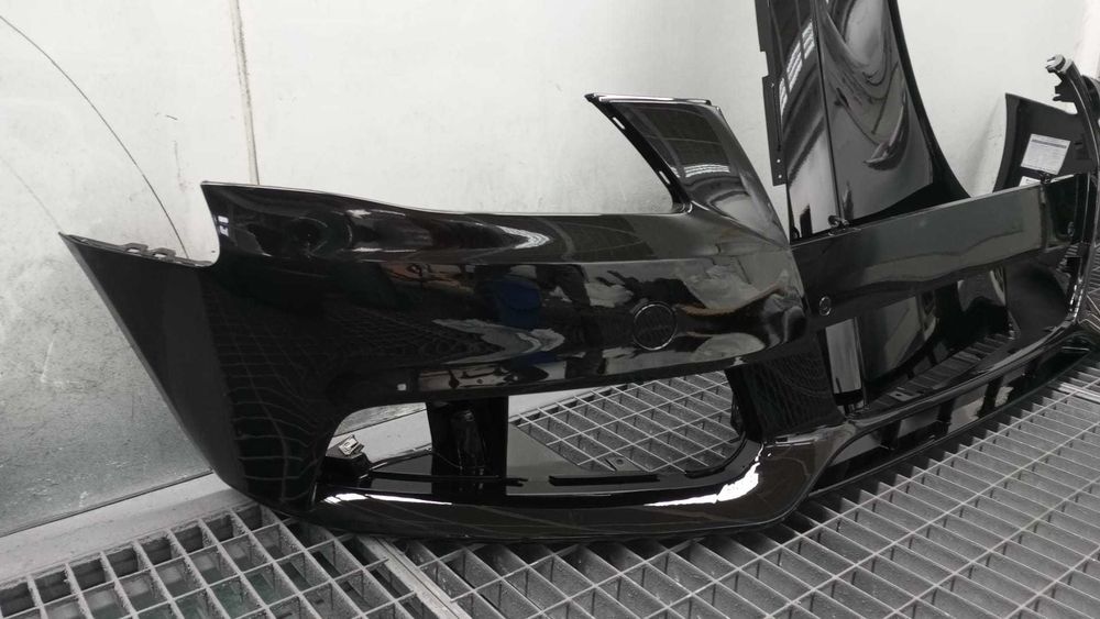 Bara & Aripa Fata Dreapta Audi A4 B8 An 2007-2011 (LY9B (Negru))