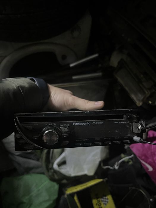 Продам машнитолу панасоник !