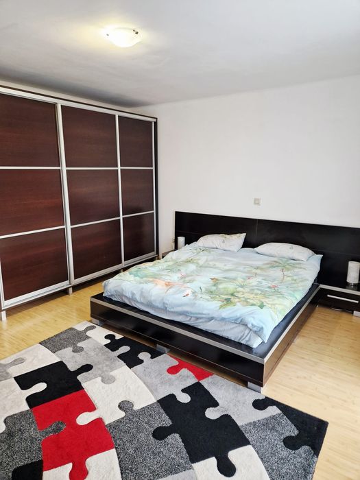 Inchiriez casa zona Dedeman
Aceasta proprietate cu parter si etaj se i