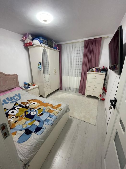 Proprietar vând sau dau la schimb cu casa, apartament 3 camere ultrac.