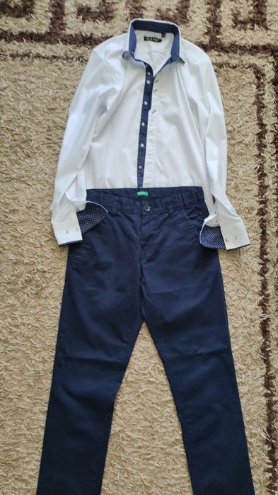 Брюки, рубашка, шорты.