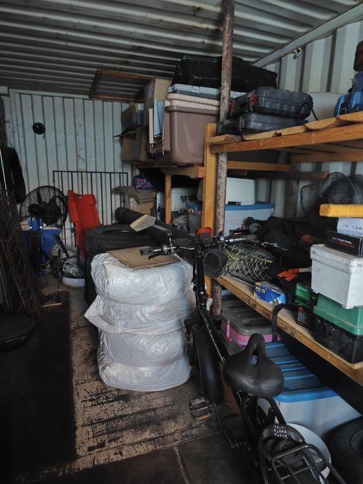 Контейнер с полками