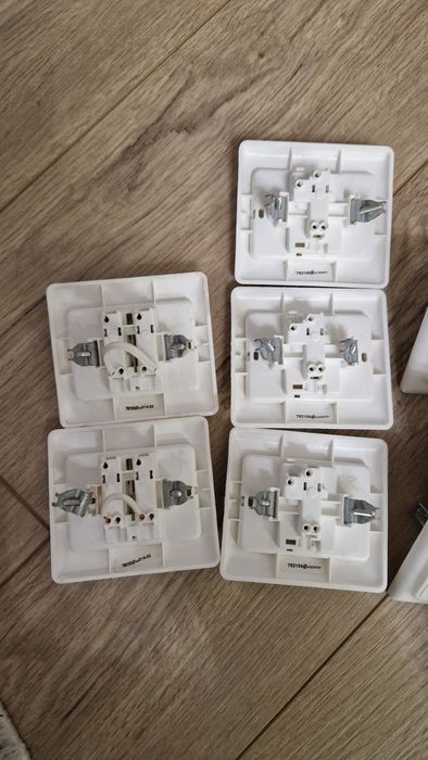 Ел. Ключ и контакт на Legrand