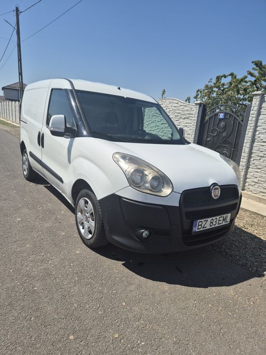 Vând Fiat doblo , an 2013