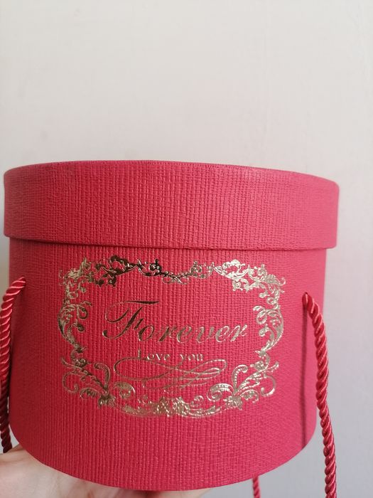 Каробка для подарок